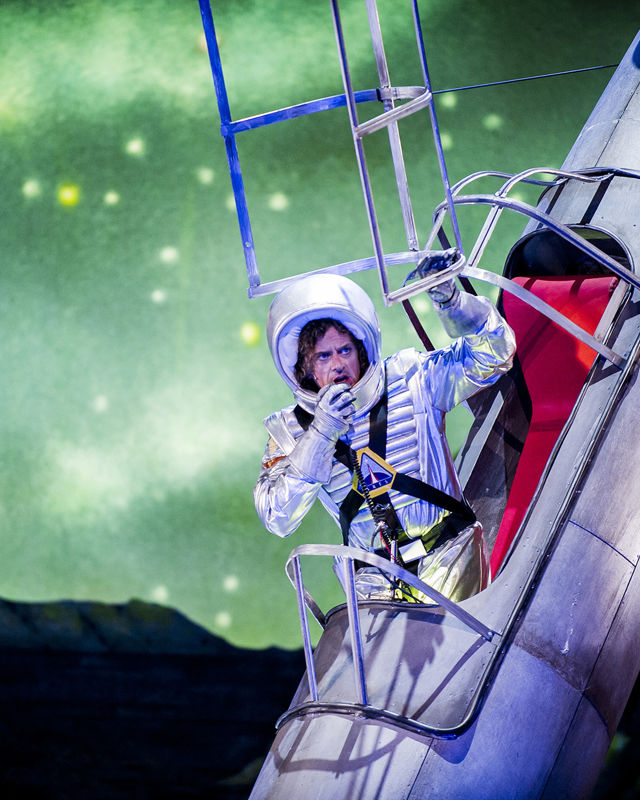 Marius Roth Christensen i rollen som Tamino. Foto: Jörg Wiesner