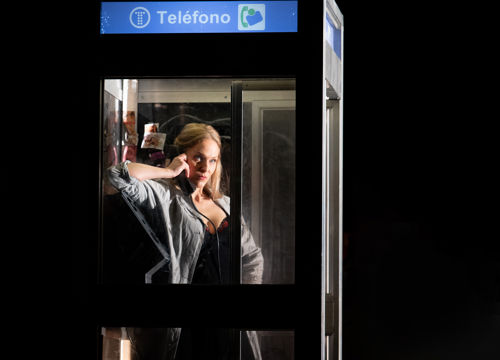 Ingeborg Gillebo i telefonkiosk