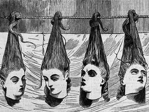 Illustrasjon i svart-hvitt av hodene til flere kvinner, som henger etter håret.