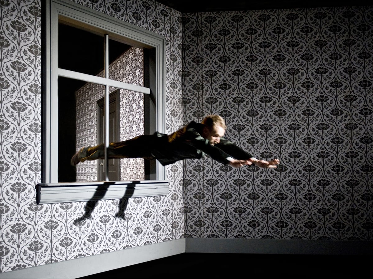 León & Lightfoot: Salle de danse