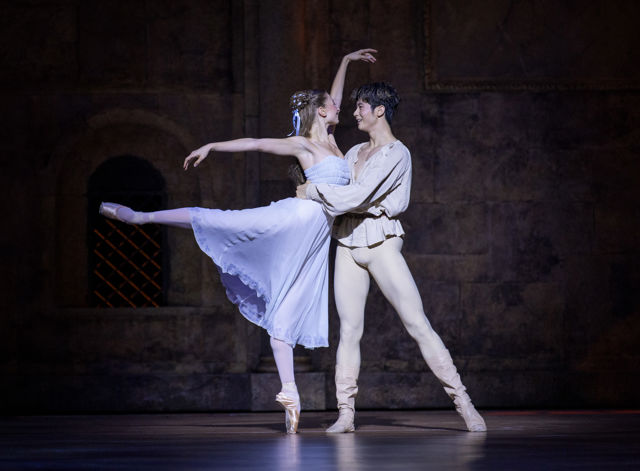 Romeo og Julie danser