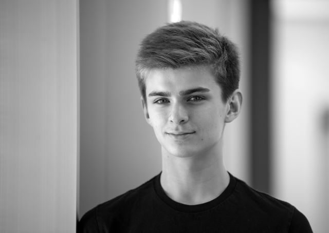 Svart/hvitt portrett av Andrew Coffey, danser i Najsonalballetten